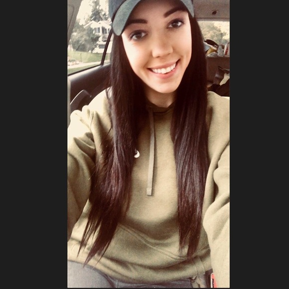 Hey! Read to get to know a little about me :) - Picture 5 of 6